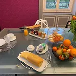 L'enclos De Ribains Гостевой дом