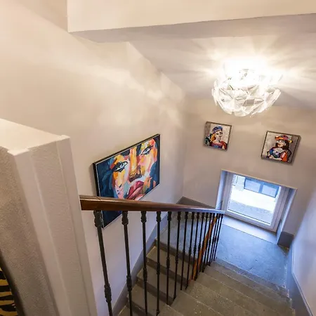 L'enclos De Ribains Обьер