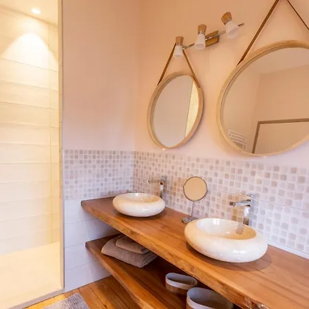 L'enclos De Ribains 3*