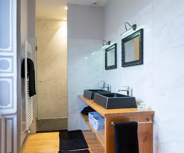 L'enclos De Ribains Pensjonat 3*