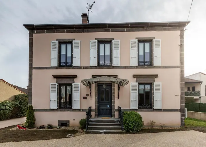 L'enclos De Ribains 3*